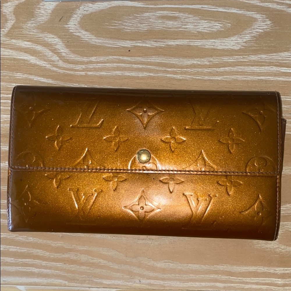 Authentic Louis Vuitton Vernis Wallet